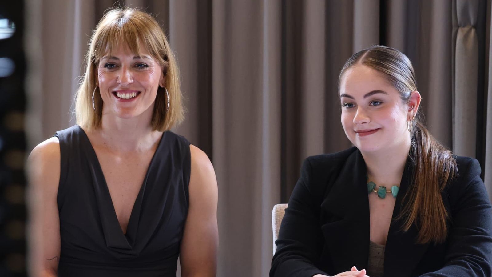 Las actrices Mafalda Carbonell y Eva Moral presentan 'Todos los colores'