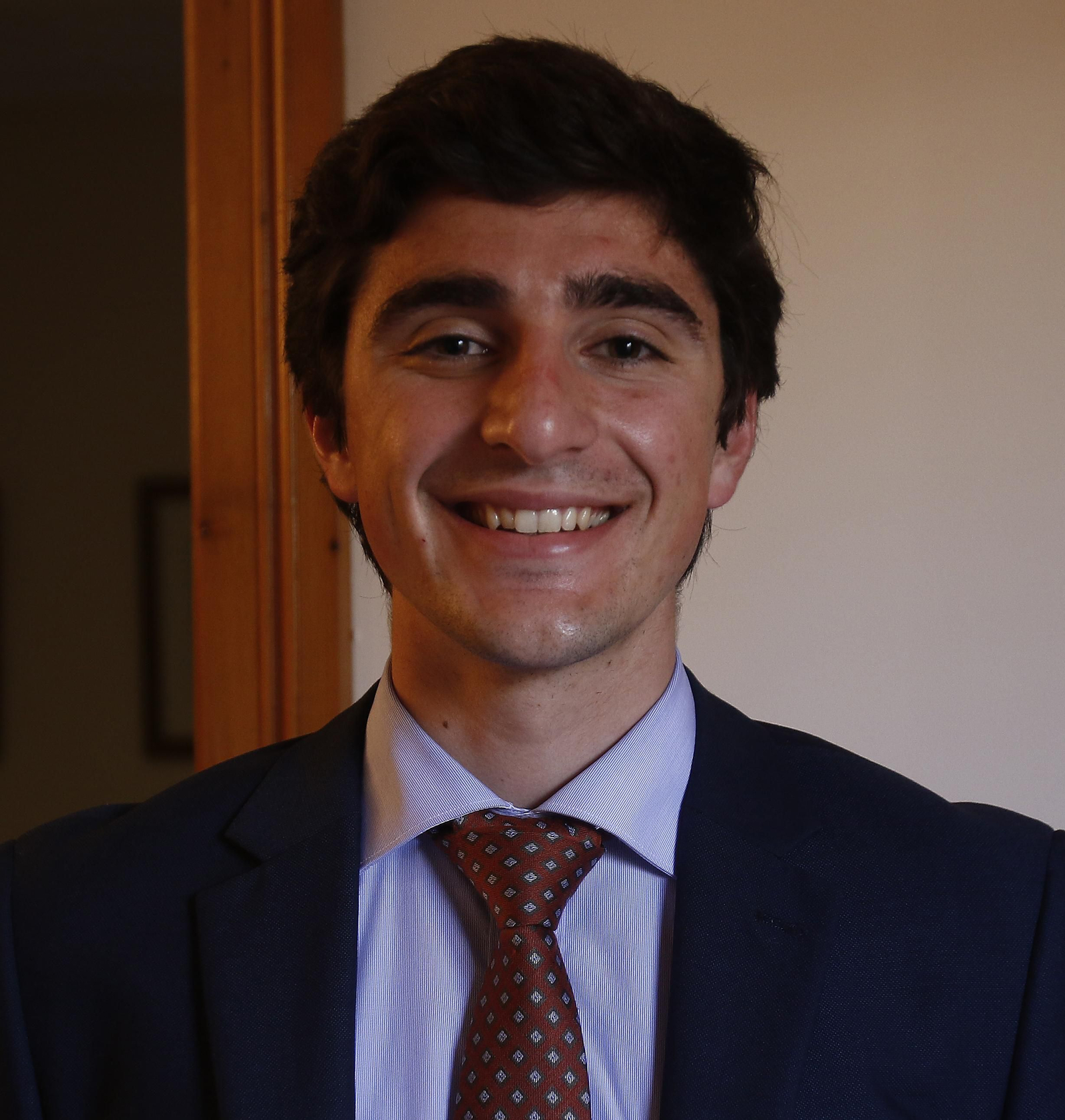 El notario Juan Varela, uno de los preparadores de la Academia