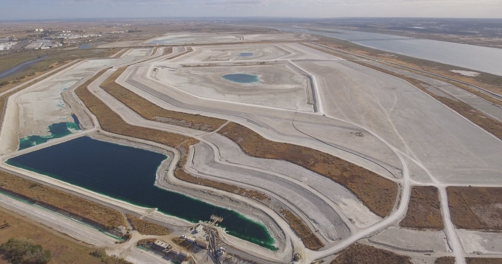 Balsas de fosfoyesos.