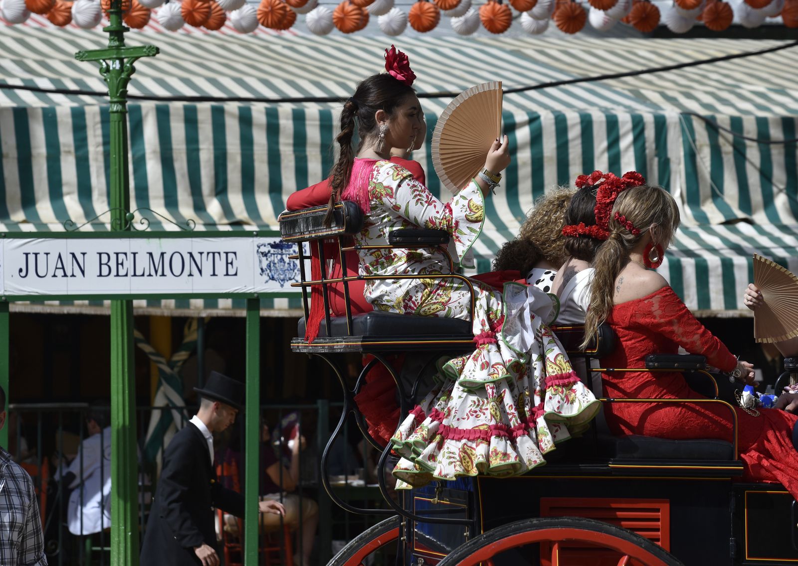 Las mejores imágenes del lunes de la Feria de Abril. Por Juan Carlos Vázquez
