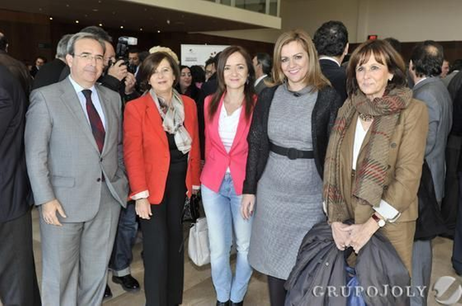 Juan Carlos Fernández, María José Sánchez Rubio, Magdalena Trillo, María Jesús Serrano y la diputada socialista Remedios Martel. / Juan Carlos Vázquez