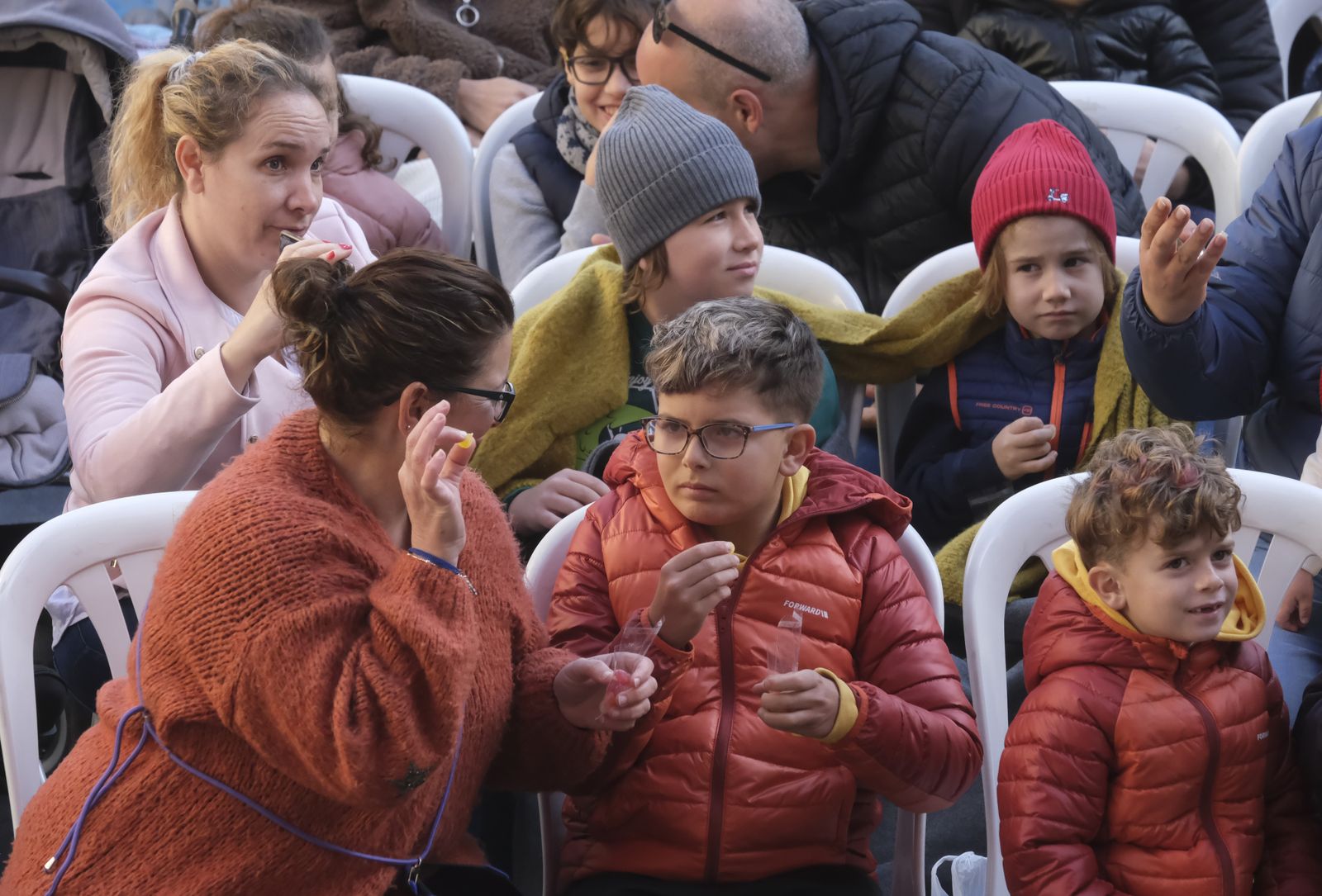 La fiesta infantil de Fin de Año en la plaza de las Tendillas de Córdoba, en imágenes