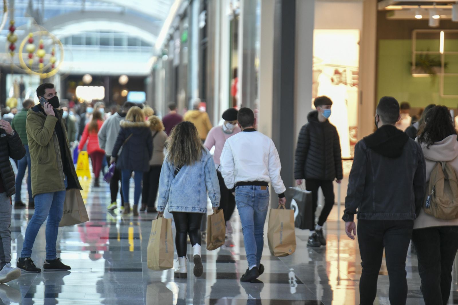 Fotos: las rebajas en el Nevada Shopping de Granada