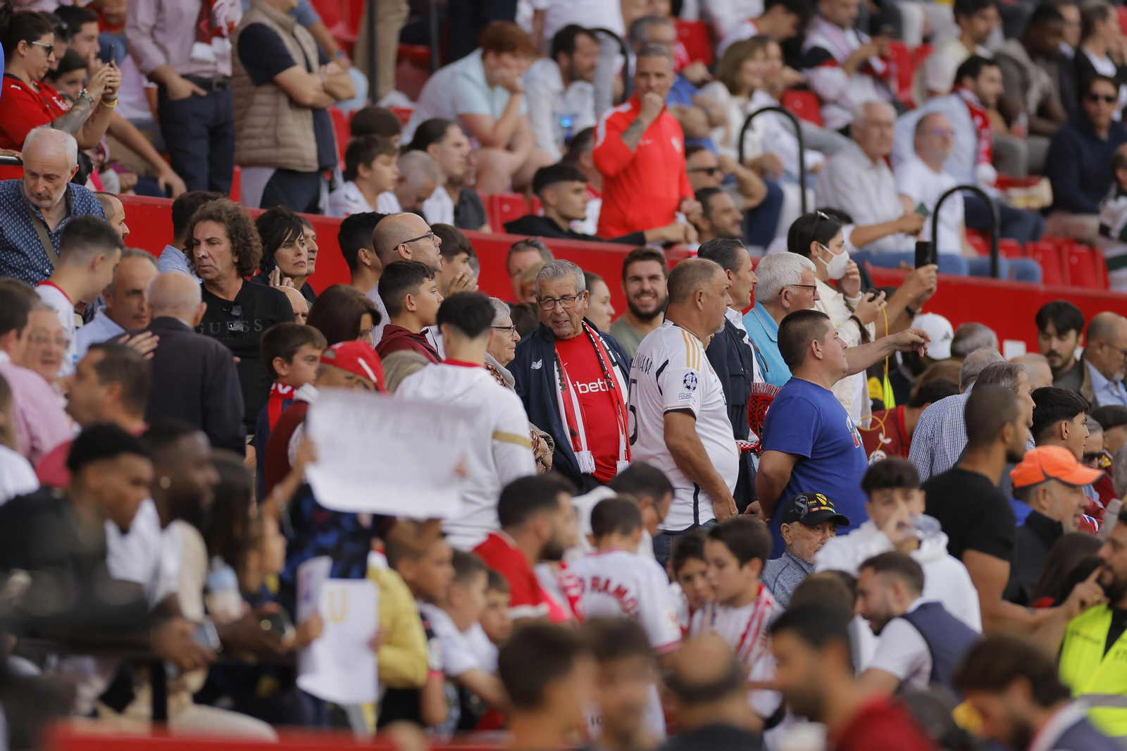 Búscate en las fotos del Sevilla-Madrid