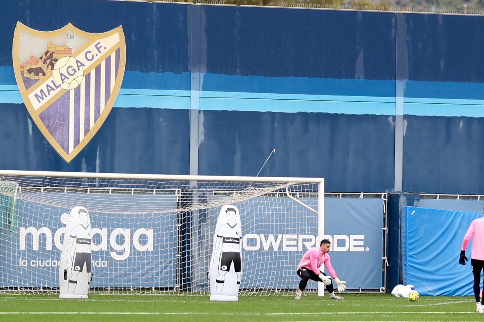 El Málaga CF ya juega el partido ante la Cultural Leonesa