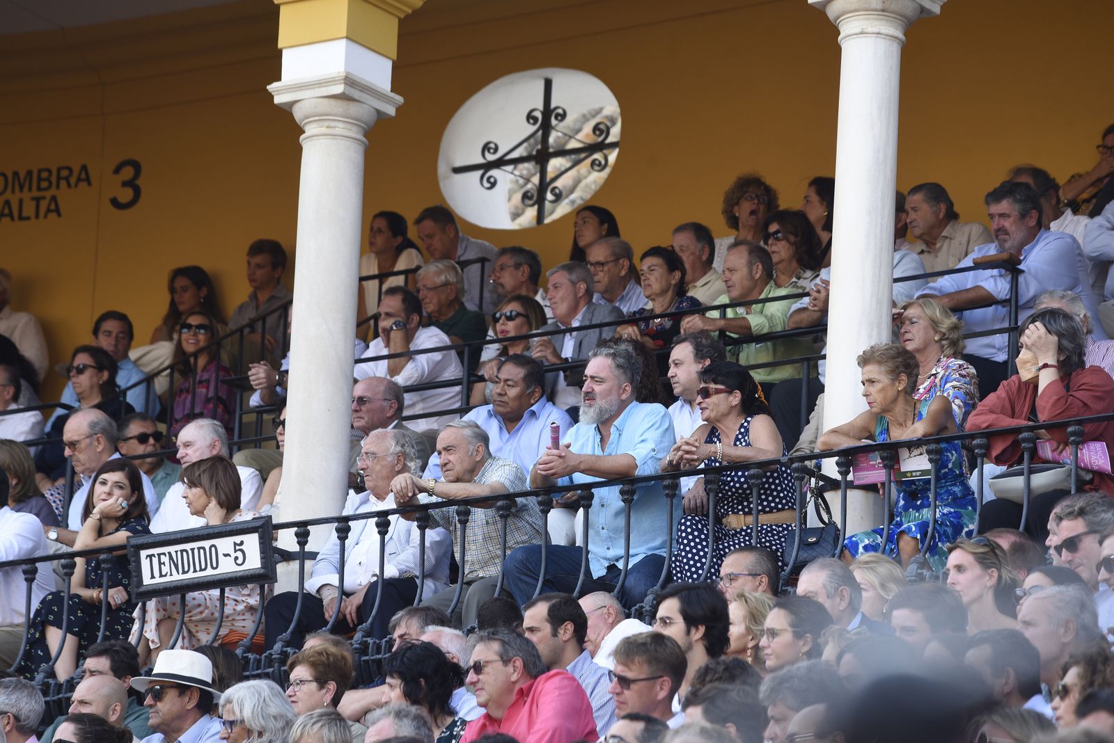 Búscate en la tercera corrida de toros de la Feria de San Miguel de Sevilla