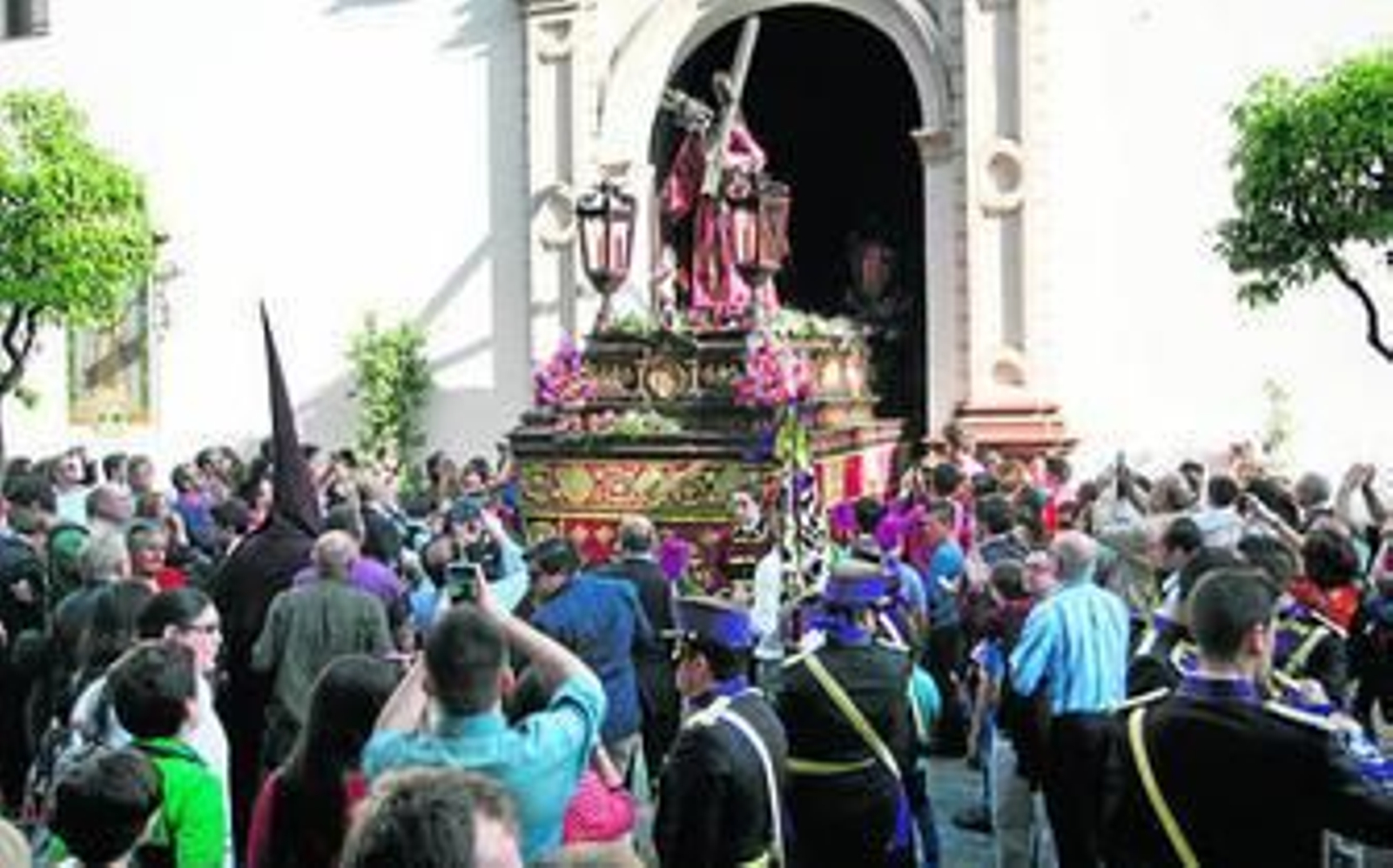 El Cristo de la Redención, a su salida de la Iglesia de la Concepción.