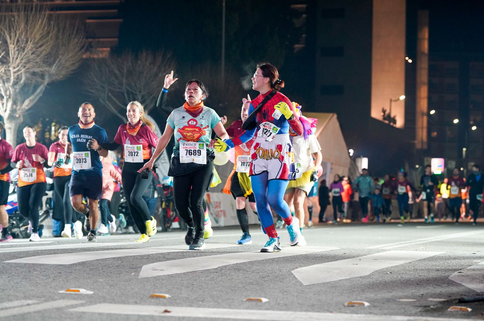 En imágenes: búscate en tu llegada a meta de la Carrera de San Antón 2026 (3)