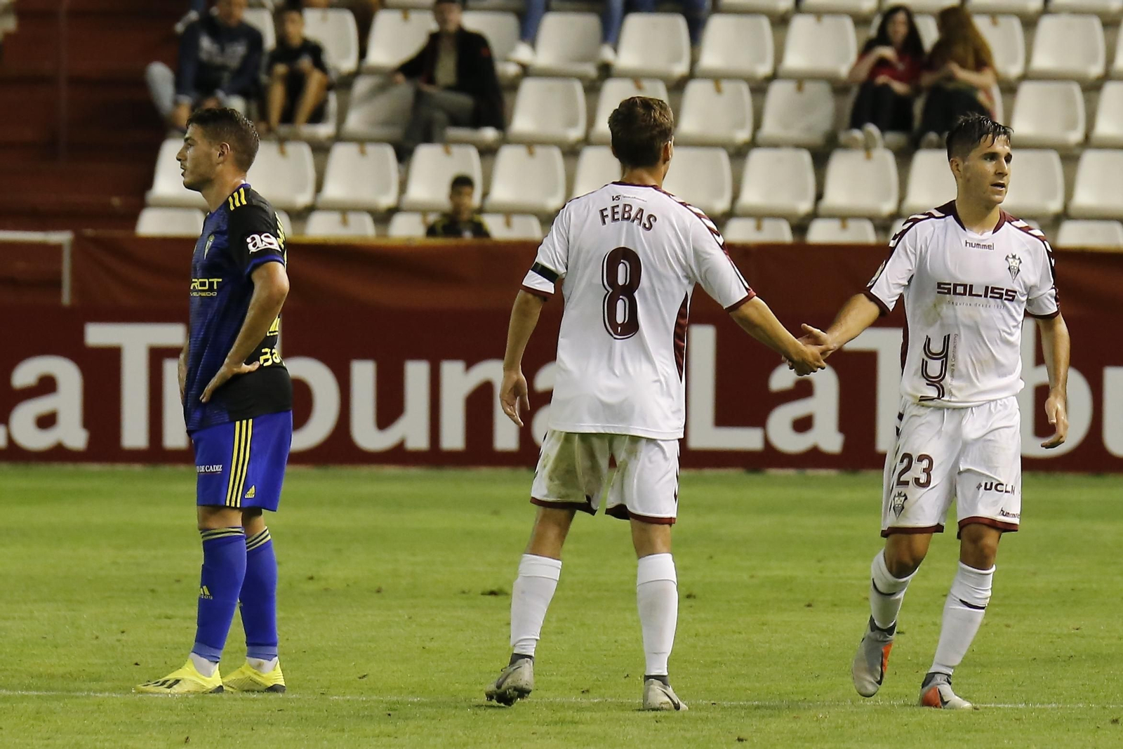 Manu Vallejo, junto a Febas y Tejero en el duelo contra el Albacete de la primera vuelta.