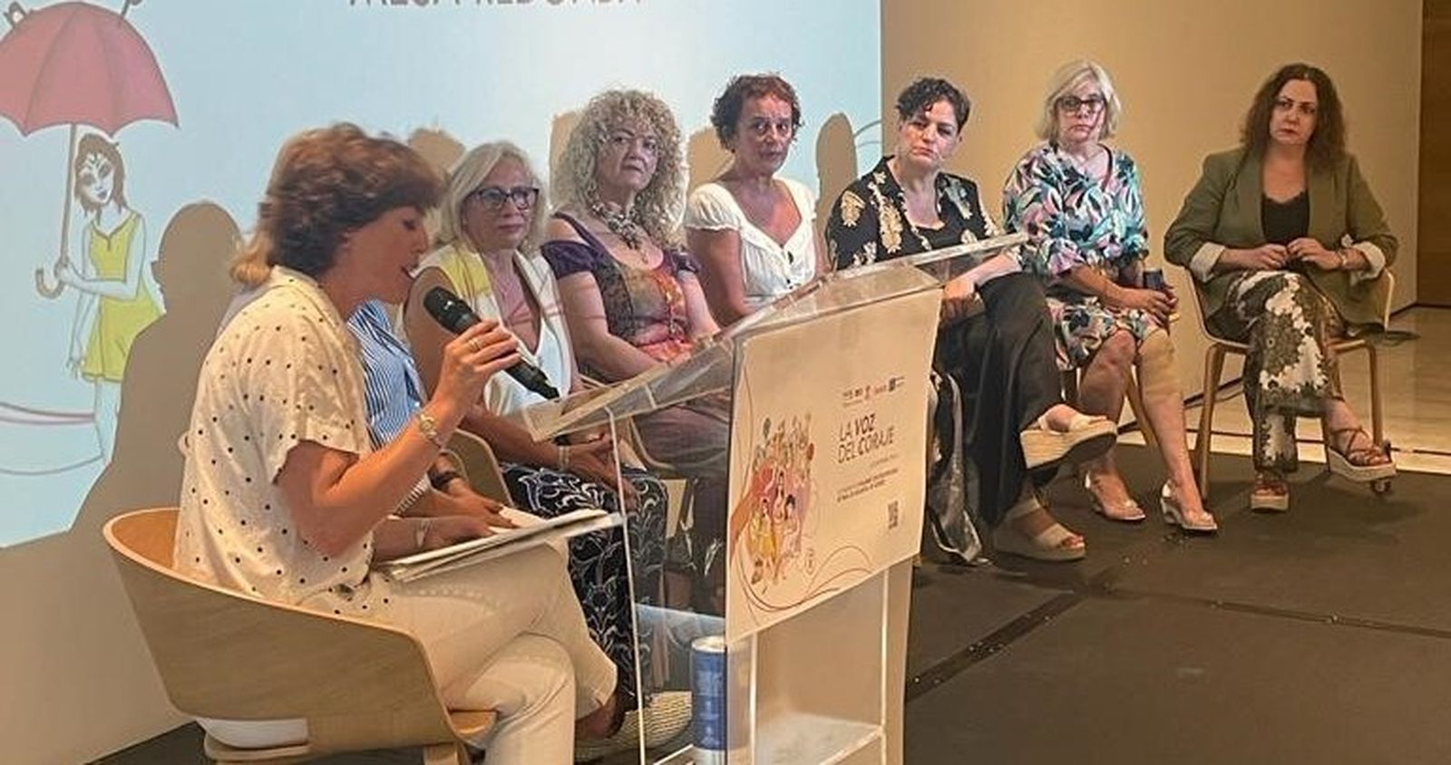 Algunas de las protagonistas del libro, durante la mesa redonda celebrada en Sevilla.