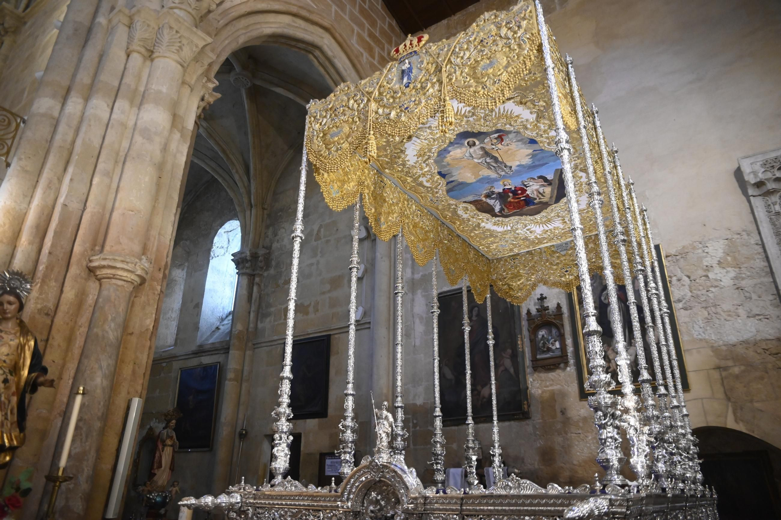 Las mejores imágenes del nuevo palio de la Virgen de la Alegría de Córdoba