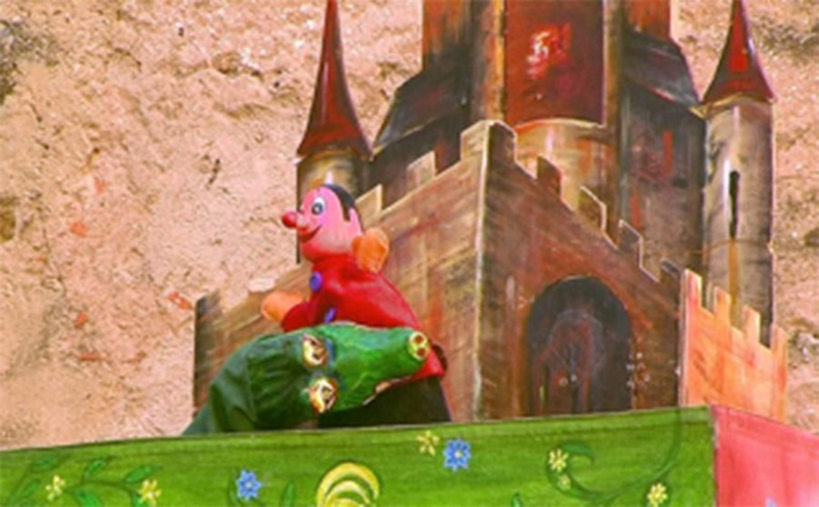 'Buscando a Don Cristóbal', de El Retablillo (Castilla y León). Sábado 10 Alameda del Banco (19:30 horas) y domingo 11 Plaza de las Angustias (20:00 horas).