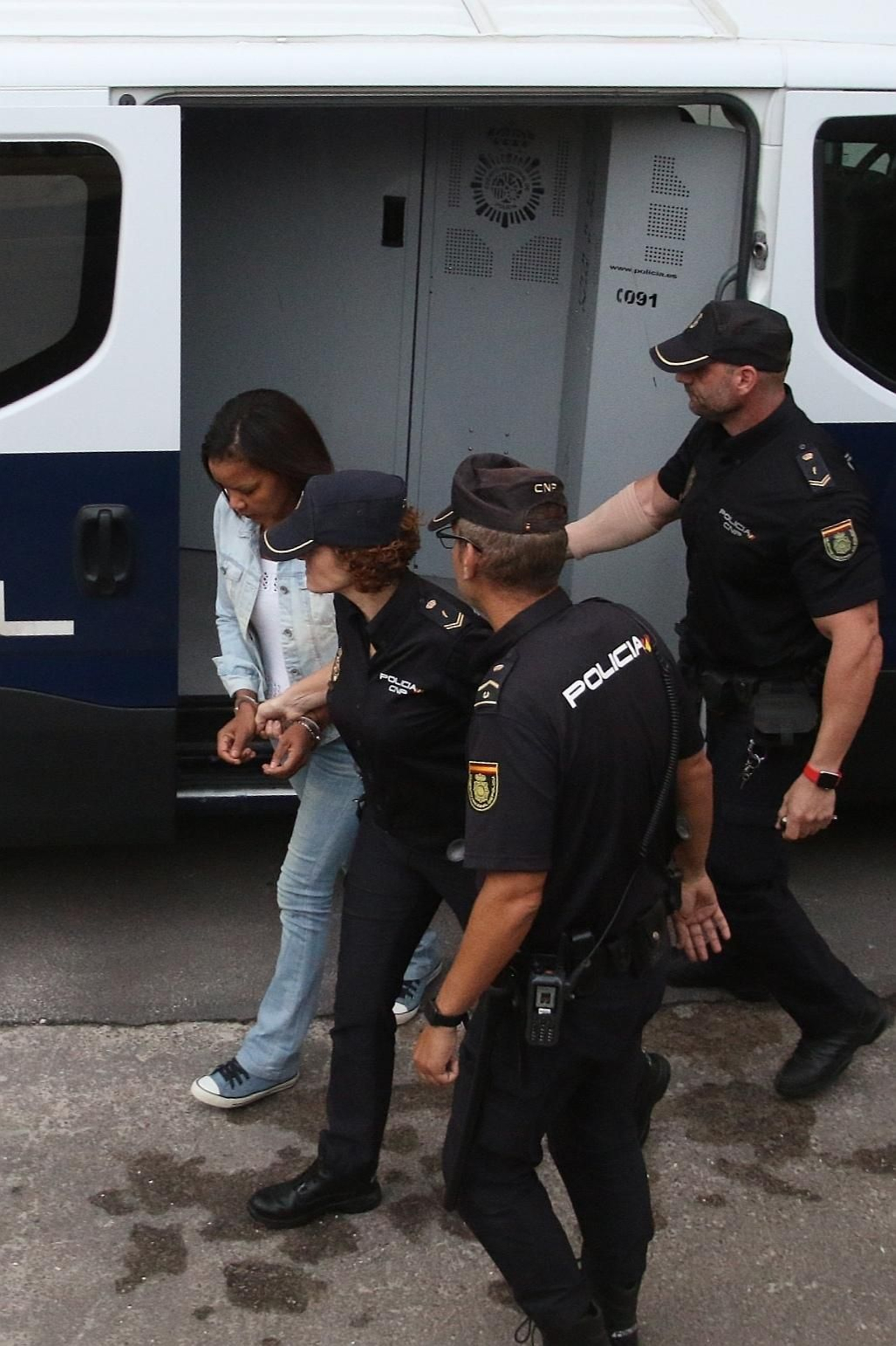 Ana Julia Quezada llega por cuarto día consecutivo a la Audiencia Provincial