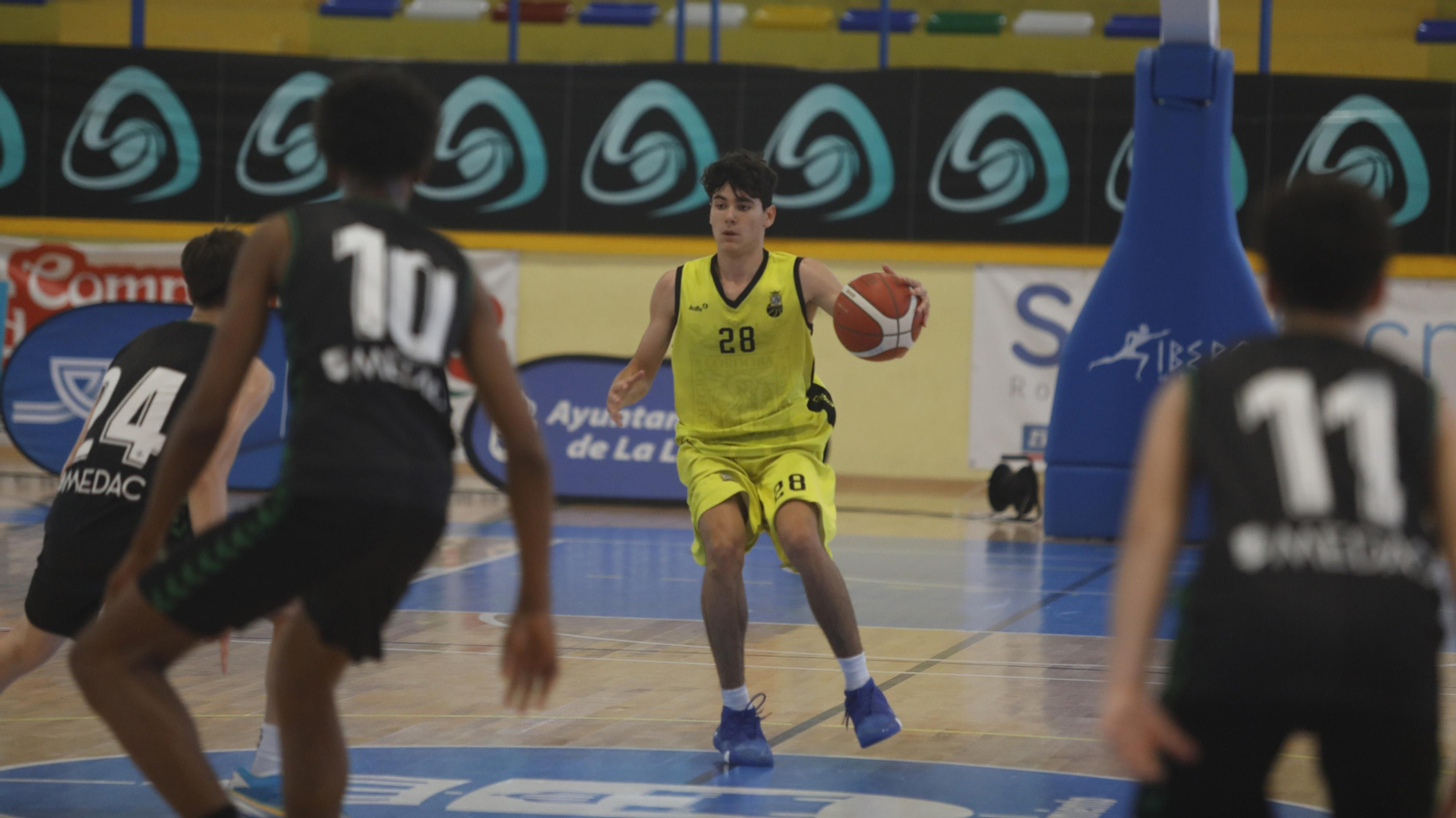 Las fotos de las semifinales del Cadeba infantil masculino de La Línea