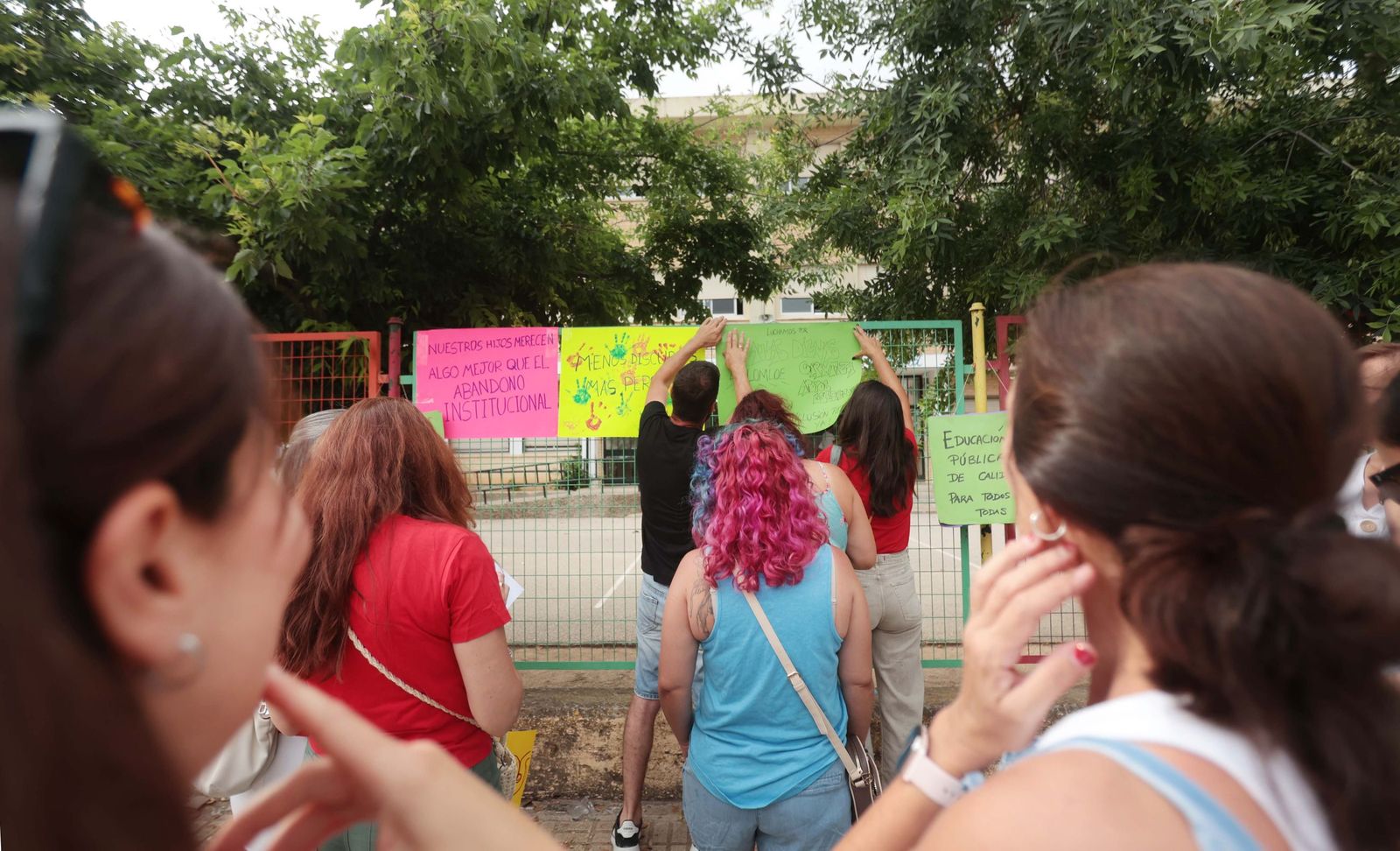 Imagen de una protesta en un colegio de Jerez.