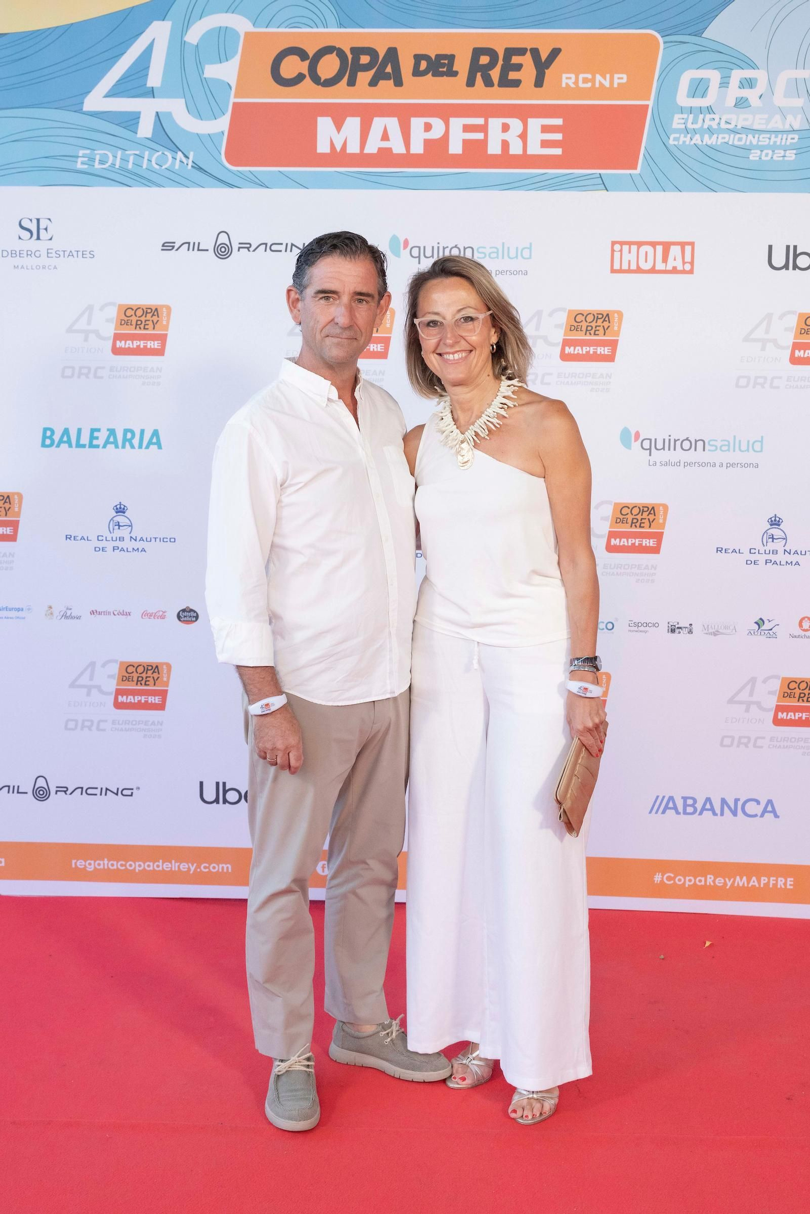 Búscate en el Cóctel de Blanco de la Copa del Rey Mapfre de vela