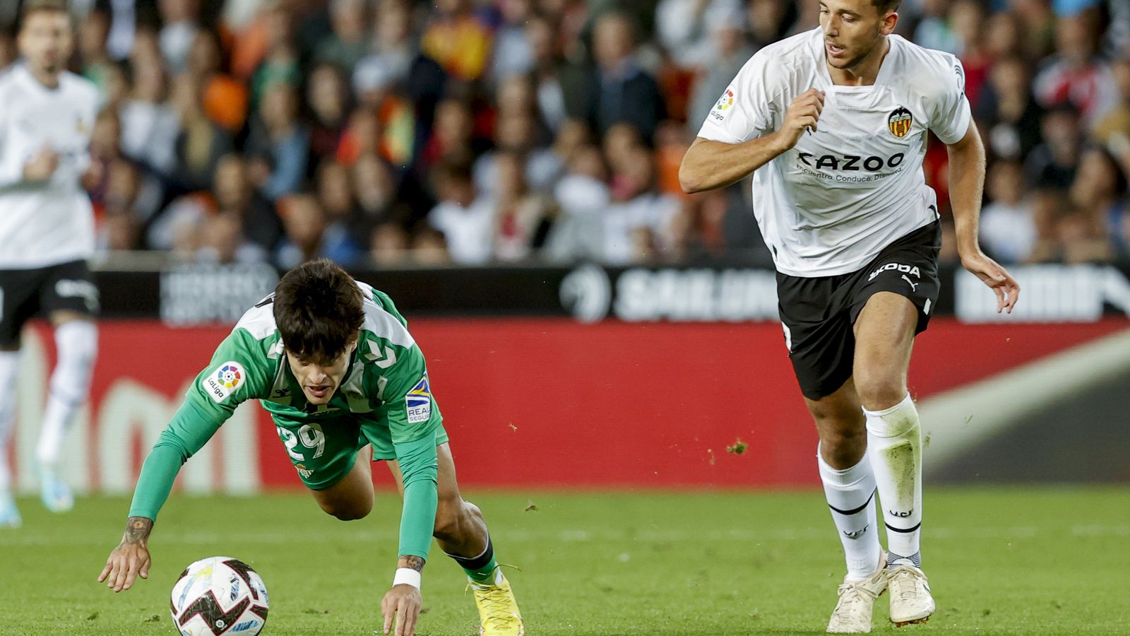 Juan Cruz cae en una acción con Nico.