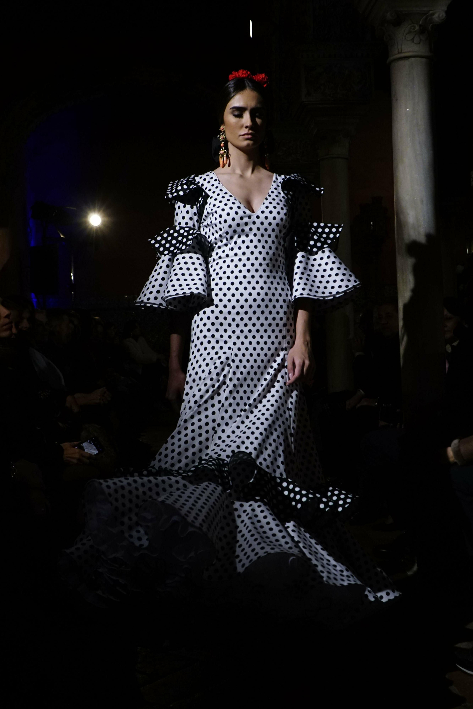 Se abre la temporada de moda flamenca 2020: todas las fotos del desfile de Lina 1960
