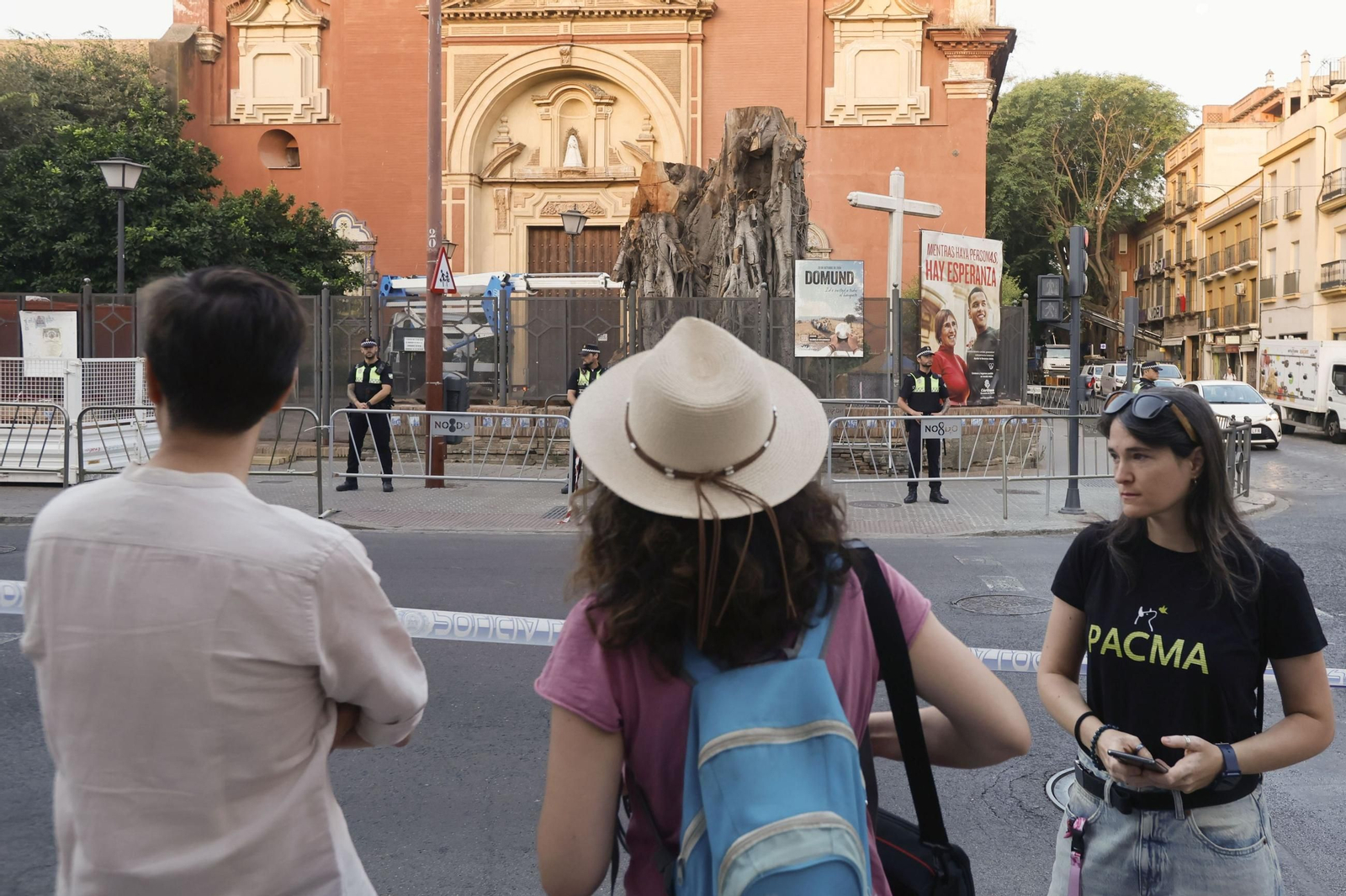 Despedida a los pies del ficus de San Jacinto organizada por Pacma, este lunes