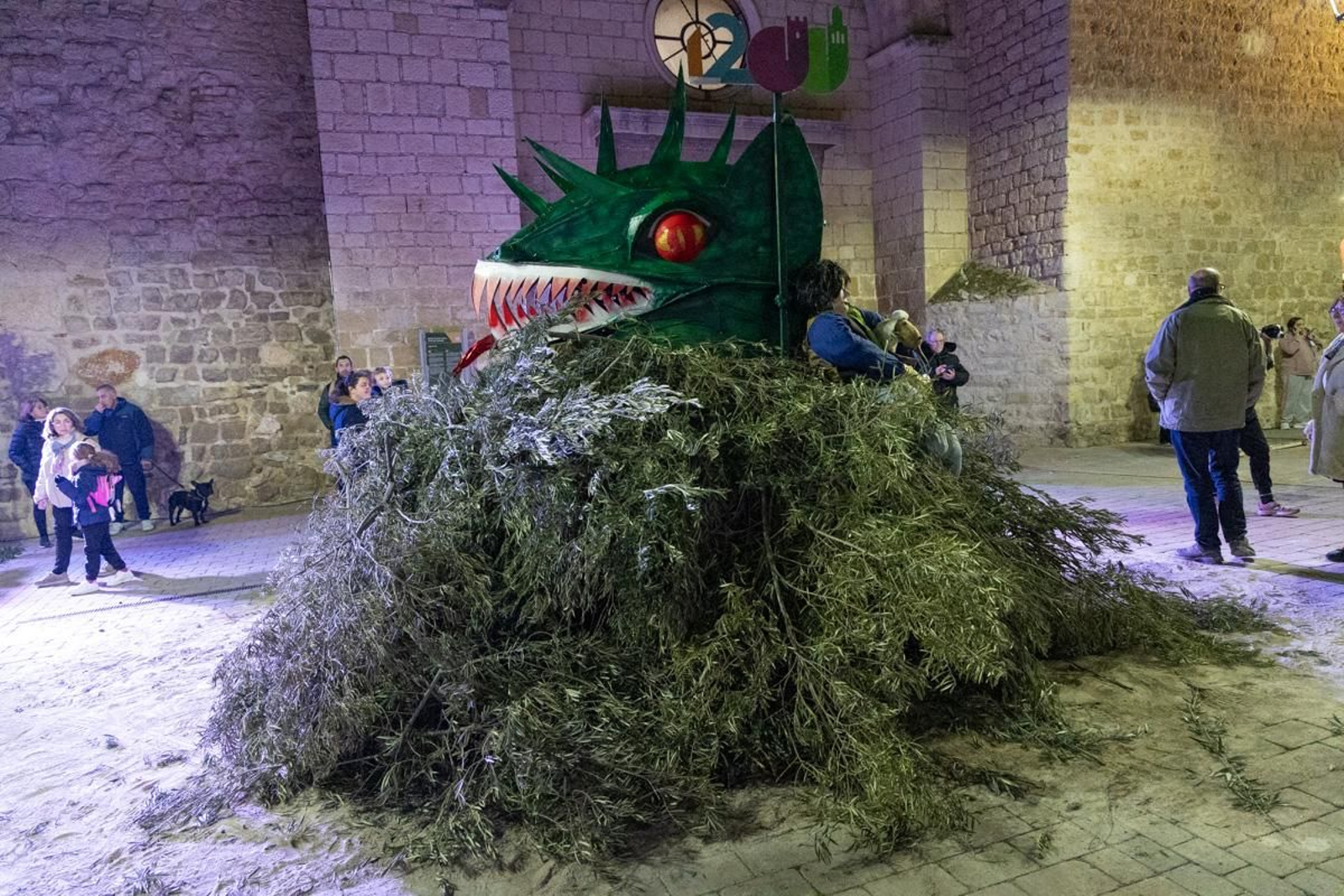 Encendido de la lumbre institucional con motivo de la festividad de San Antón