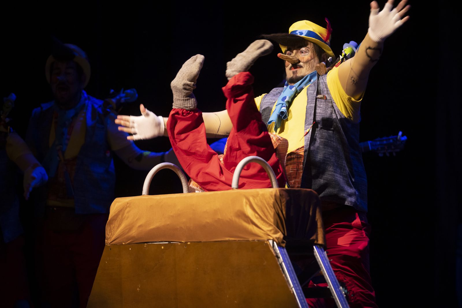 Imágenes de la actuación de la murga de Ayamonte "Los embusteros" en el Carnaval Colombino