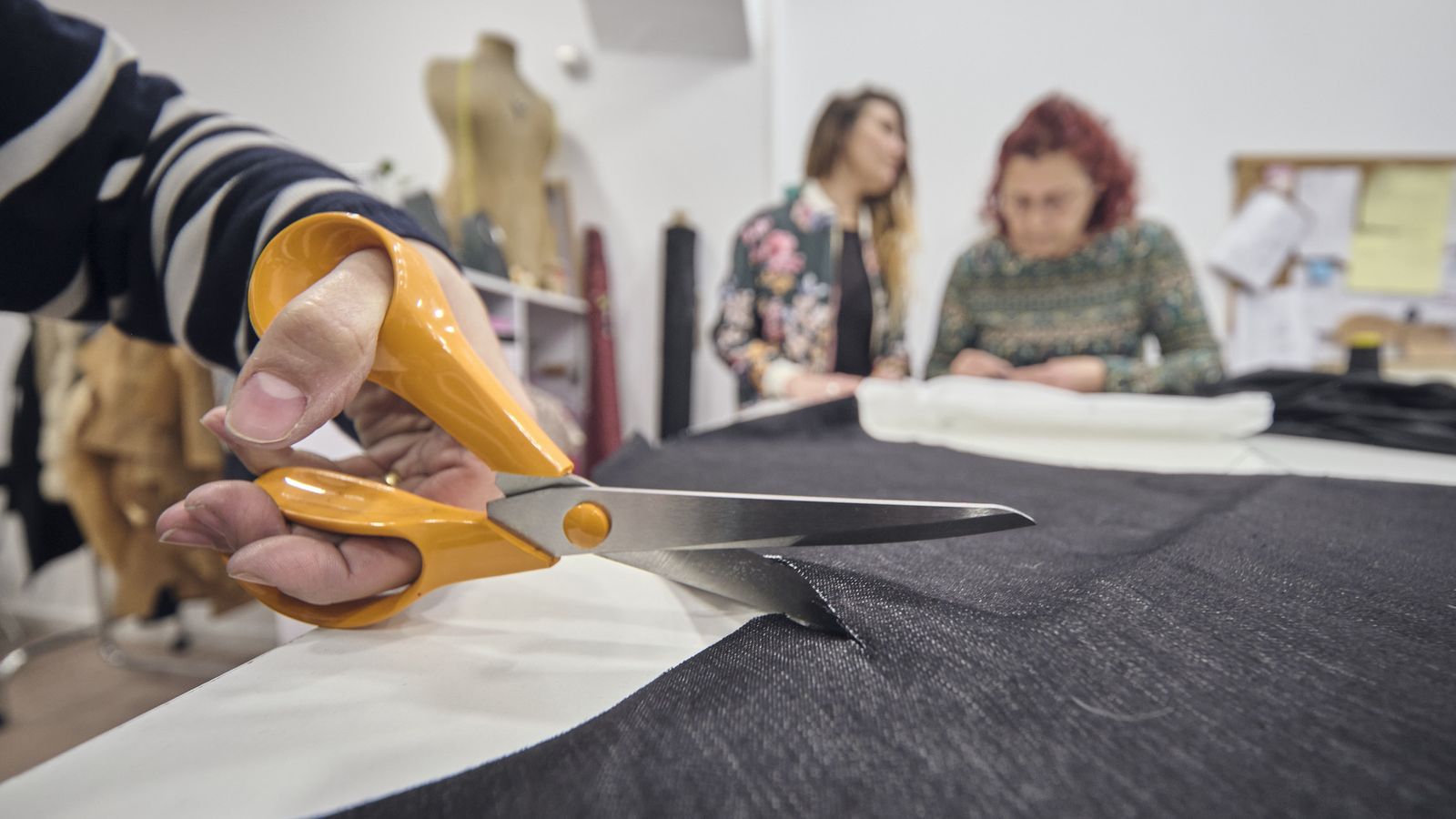 El auge de la costura se mide también por la aparición de cursos de confección.