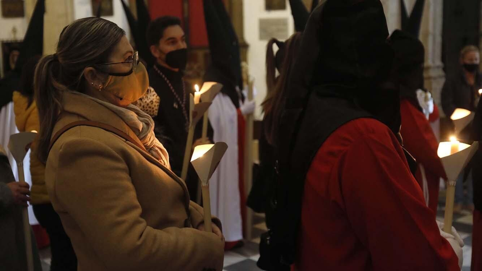 Las imágenes del Martes Santo en Tarifa: La Salud