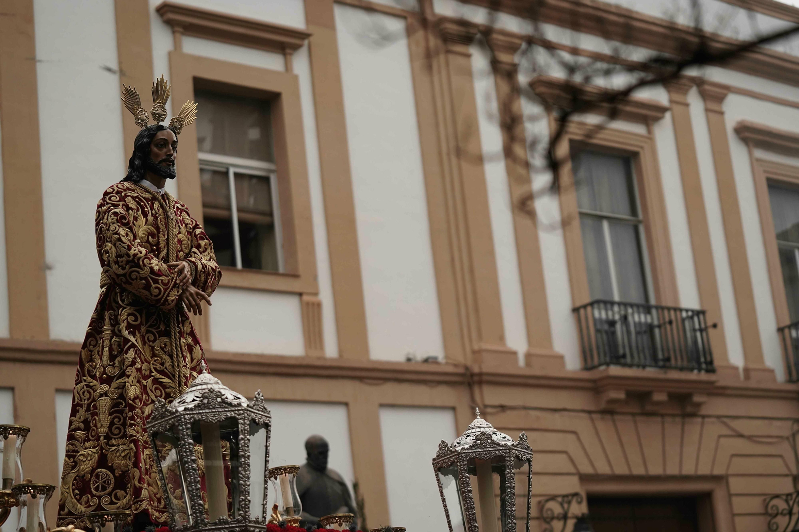 El Vía Crucis de las Cofradías 2020, en fotos