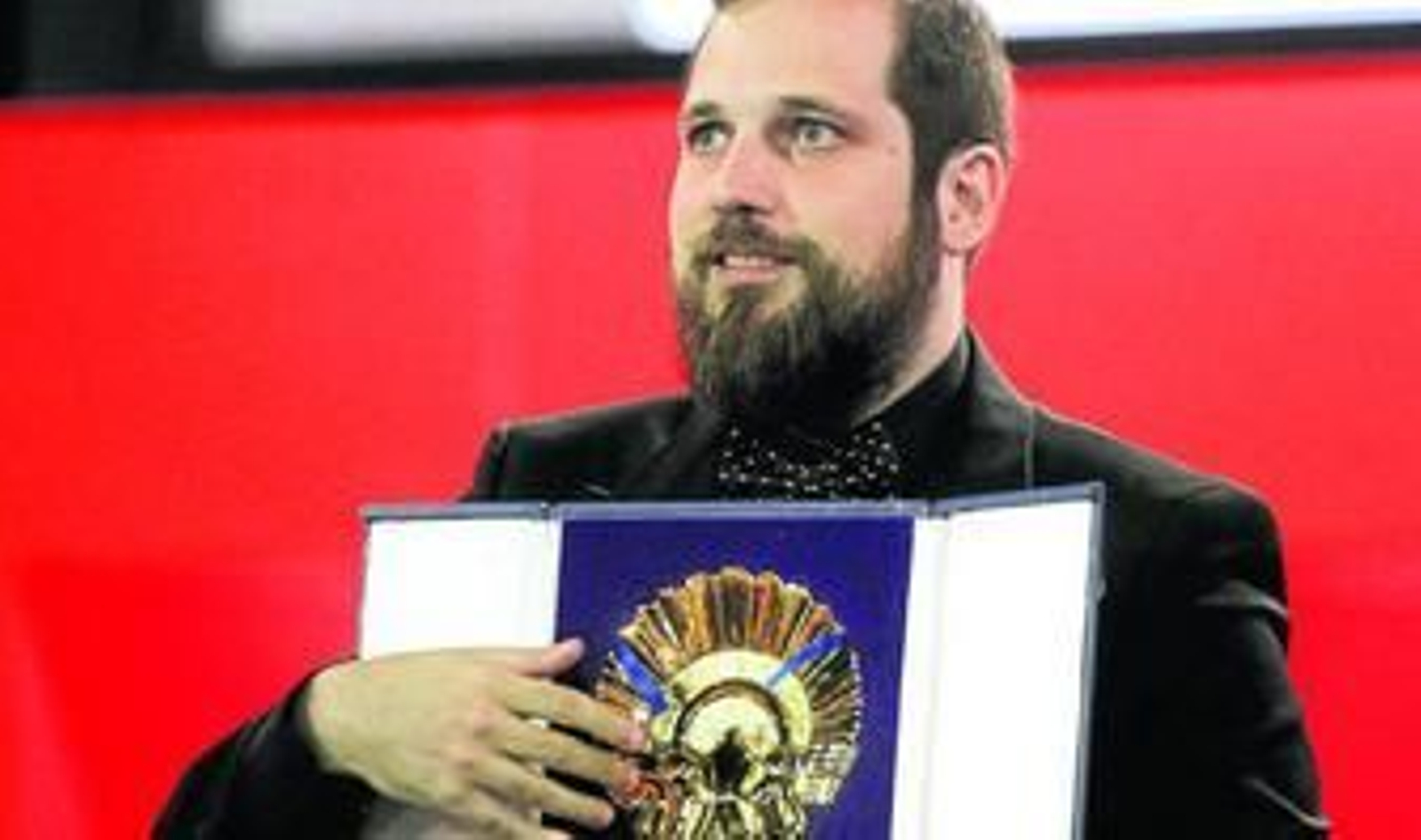 Carlos Vermut recogió anoche la Concha de Oro.