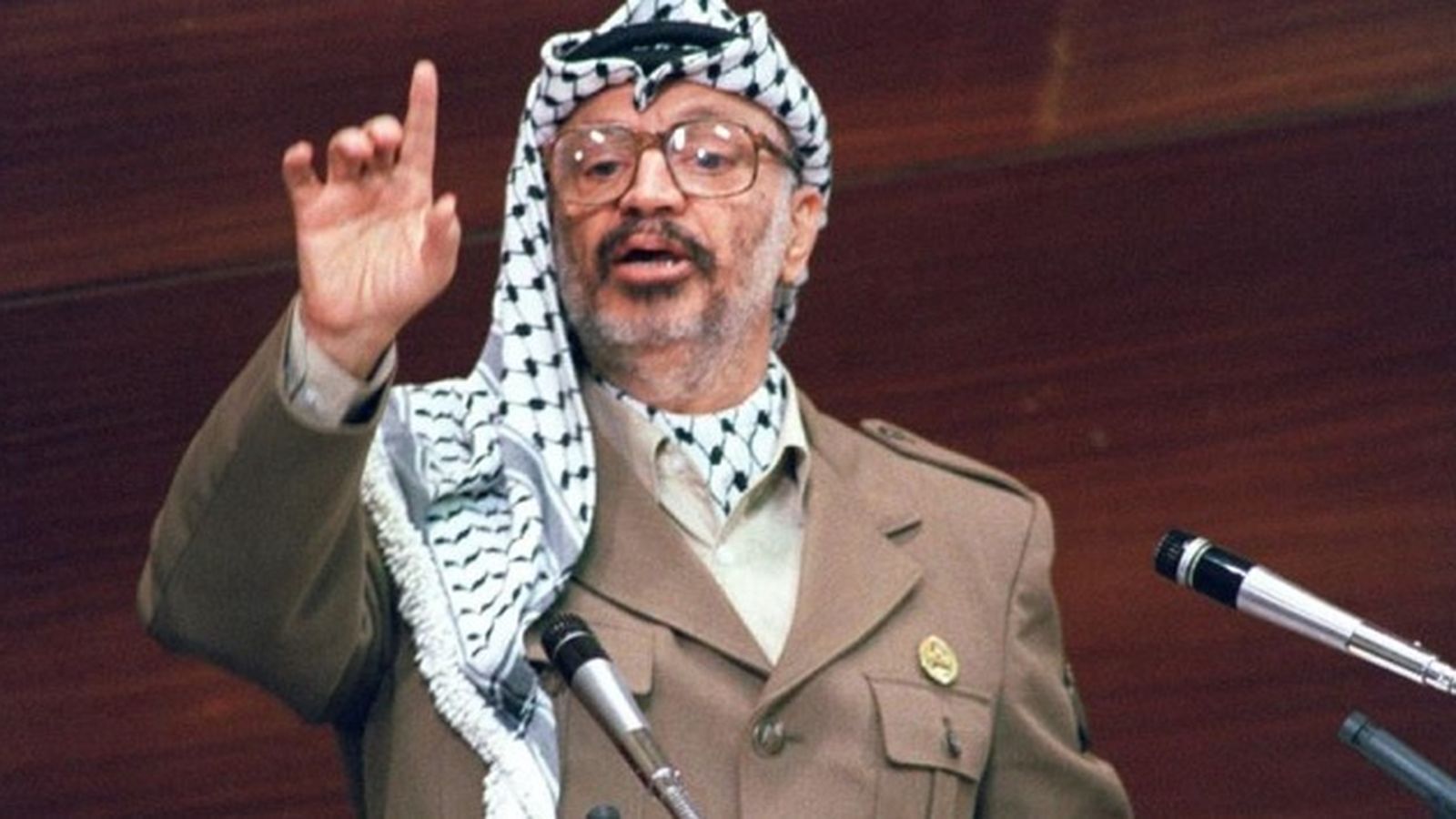 Fue un líder nacionalista palestino, presidente de la Organización para la Liberación de Palestina.