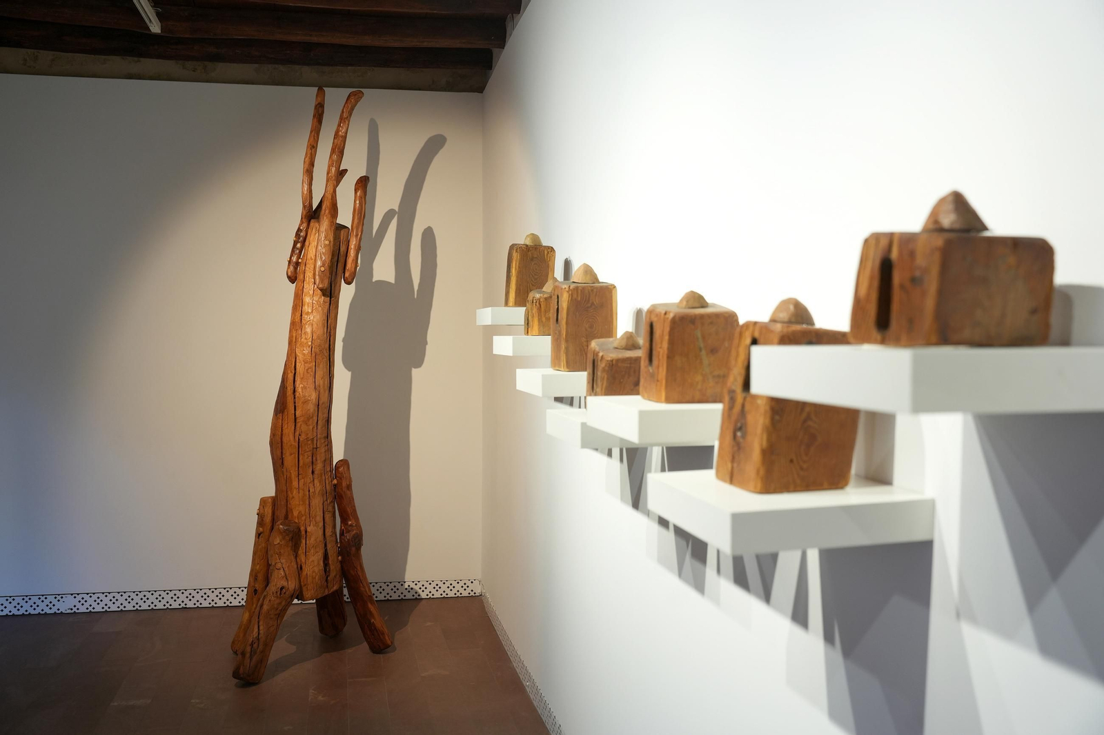 La exposición 'Rastros de Jordania' de Anees Maani en Casa Árabe de Córdoba, en imágenes