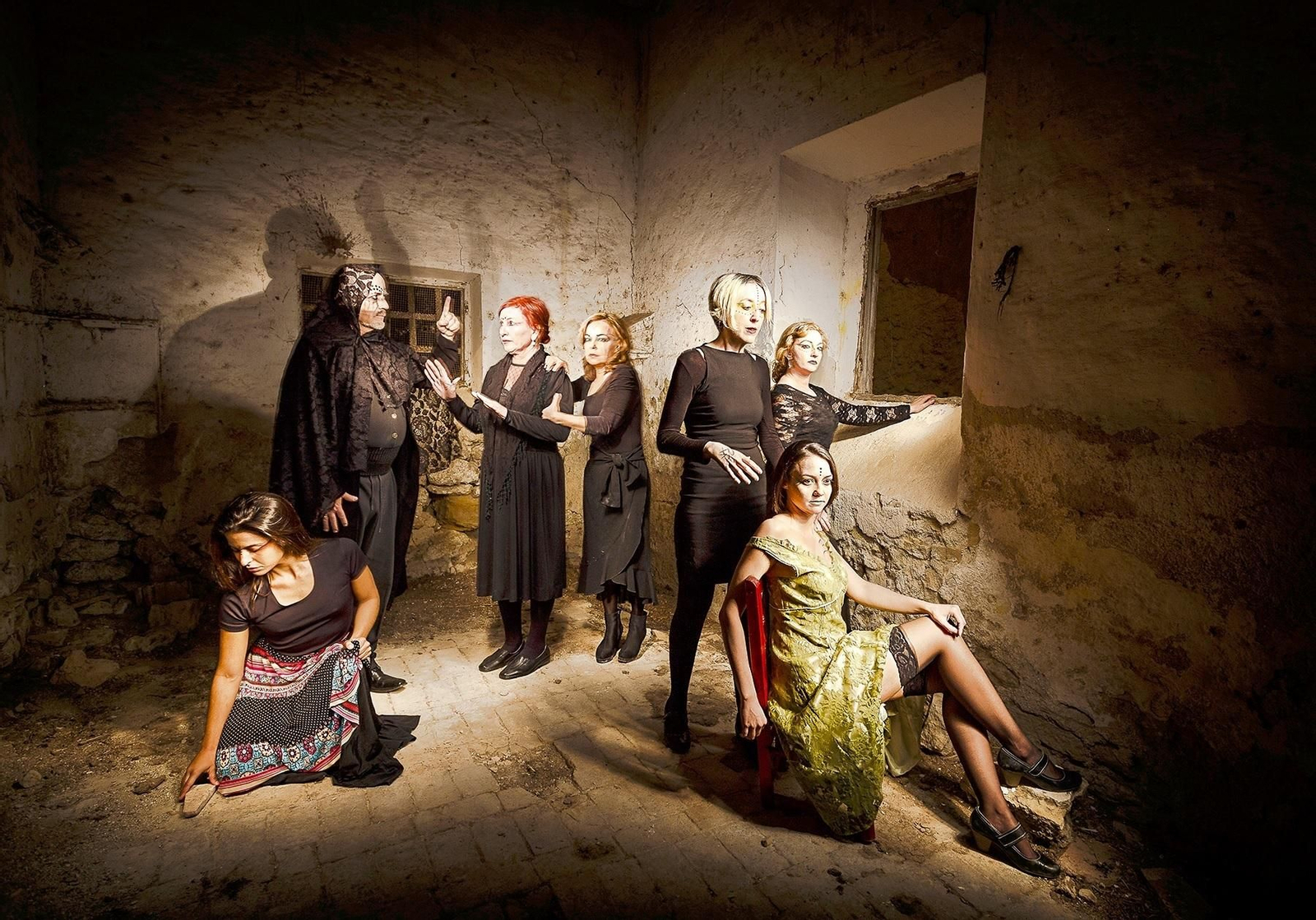 El elenco elegido para la adaptación de 'La casa de Bernarda Alba' escrita por Jesús García Amezcua.