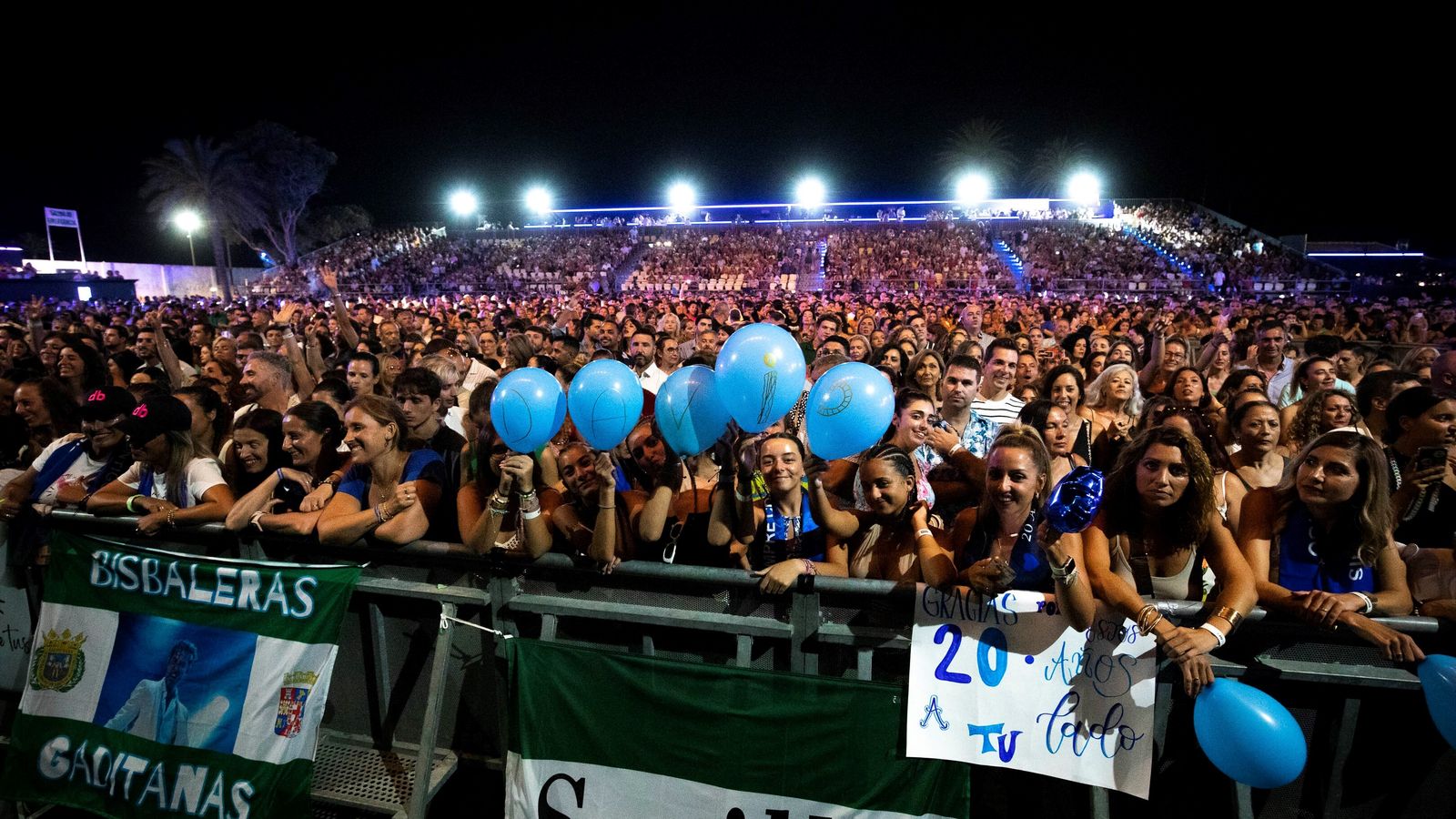 El artista almeriense consiguió lleno absoluto en Concert Music Festival