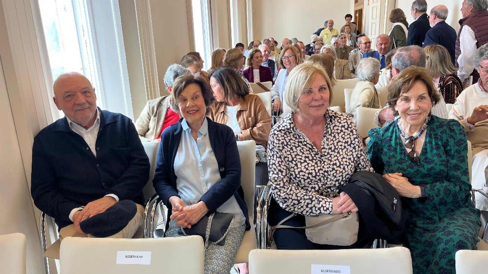 Los hermanos Fernando, Margarita, María Auxiliadora y Quina Martínez de Salazar Bascuñana acudieron juntos a la presentación.
