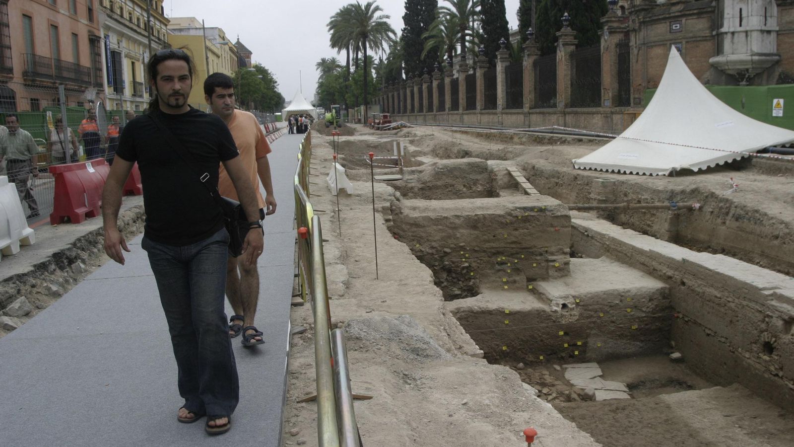 La muralla de Sevilla en las obras del Metro de la calle San Fernando