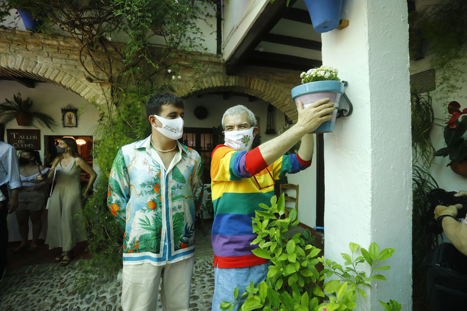 La visita de Lorenzo Caprile y Palomo Spain a los Patios de Córdoba, en imágenes