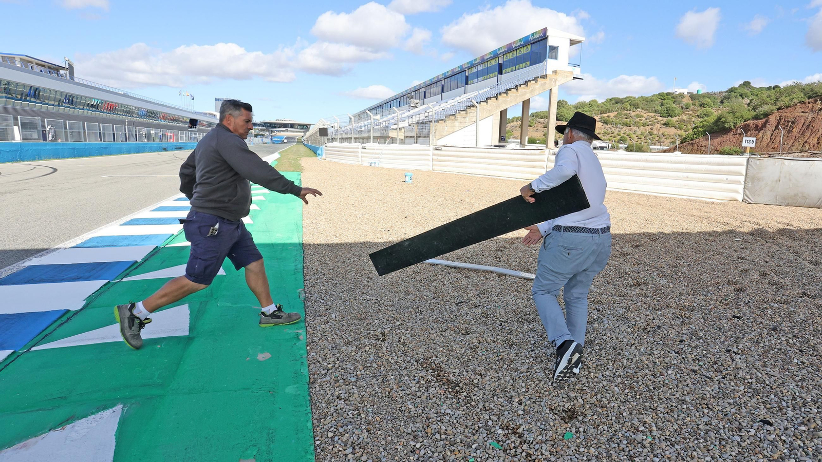 Galería de los preparatívos para la SBK en el Circuio de Jerez - Ángel Nieto