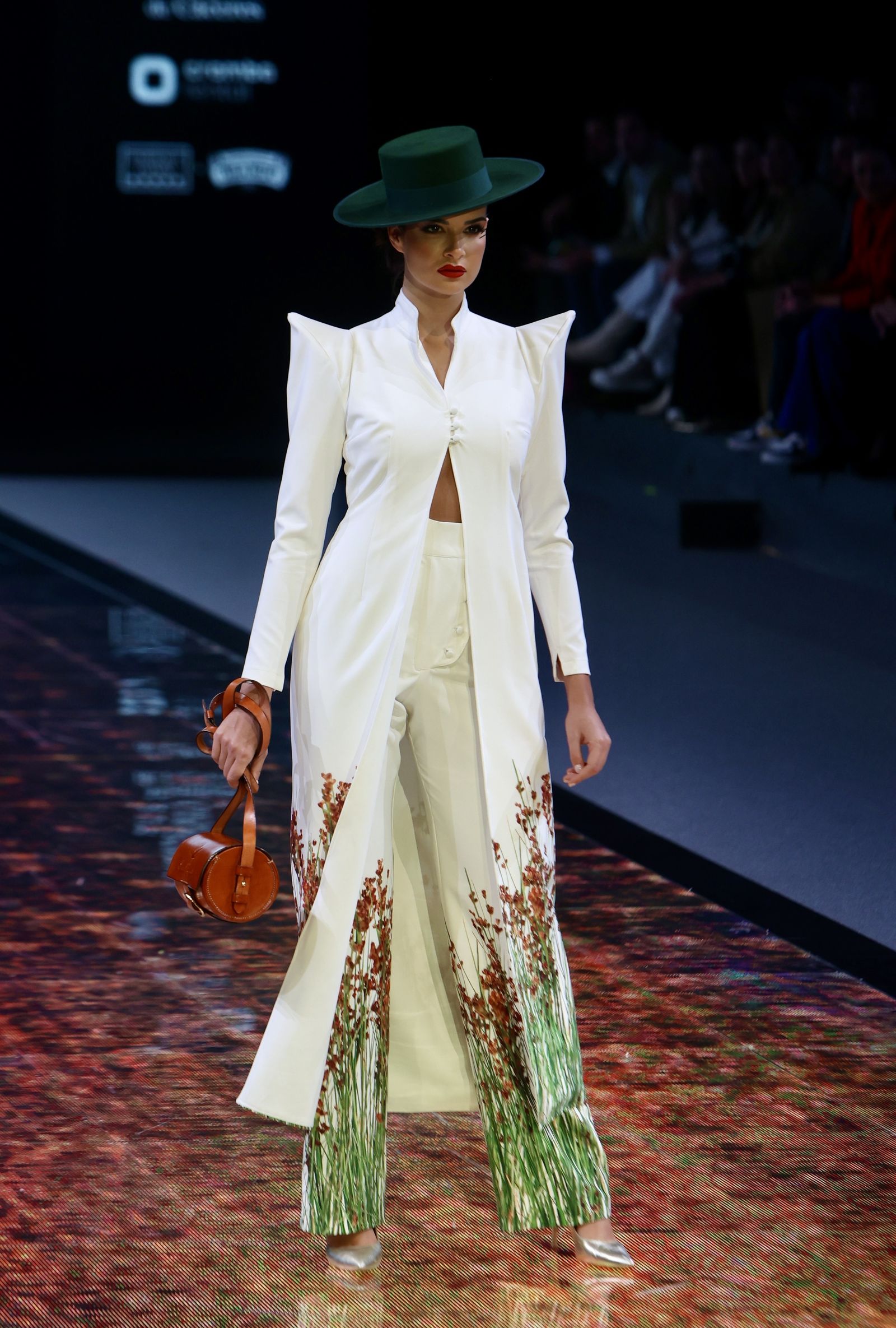 Desfile de José Raposo en SIMOF, todas las fotos