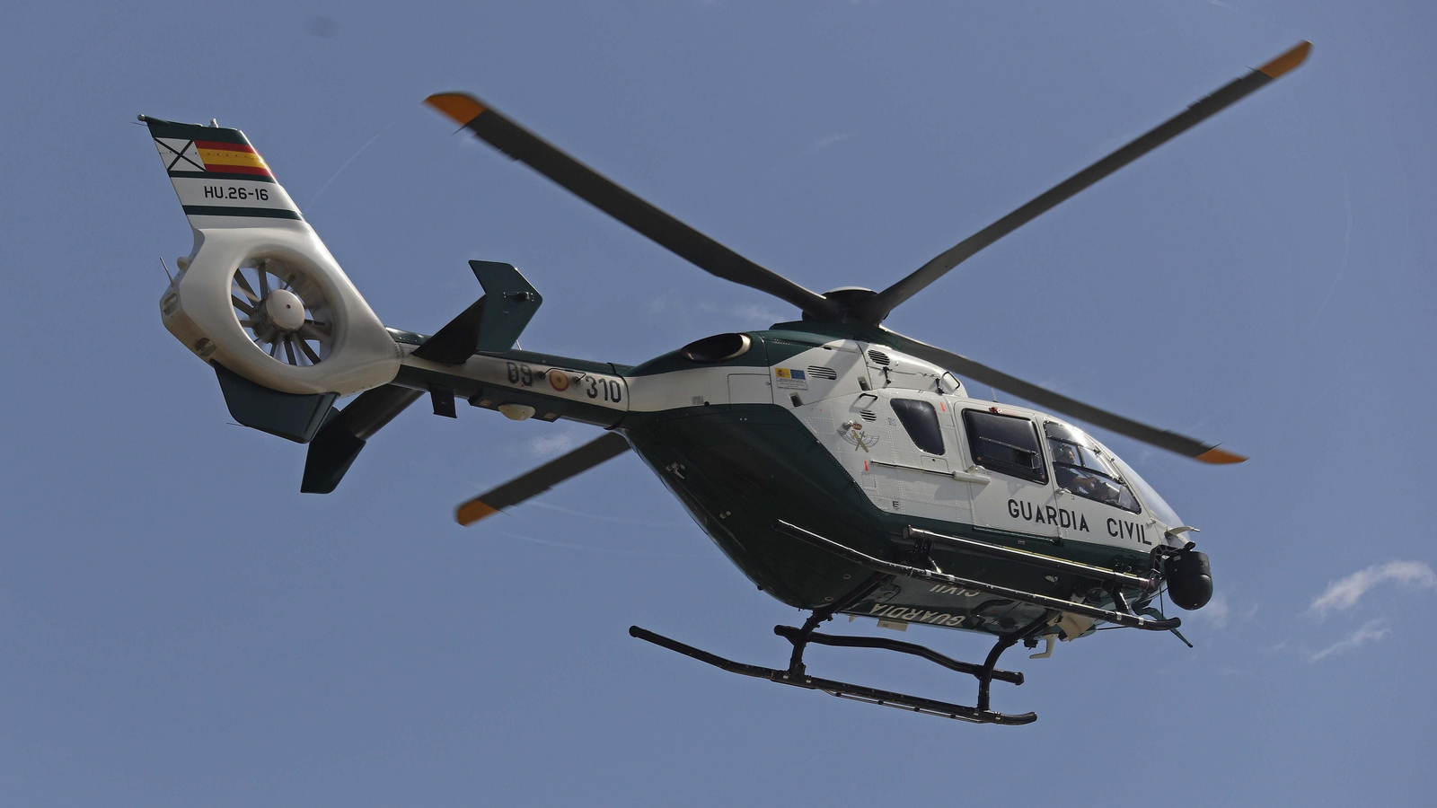 Operativo contra el narcotráfico en la playa de Sotogrande