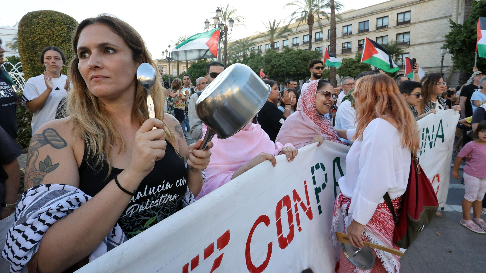Cacerolada en Jerez para exigir la liberación de la flotilla de Gaza