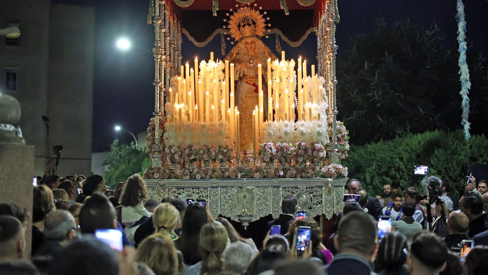 Traslado de las Virgenes de la Concepción y del Silencio por la Magna Mariana de Jerez