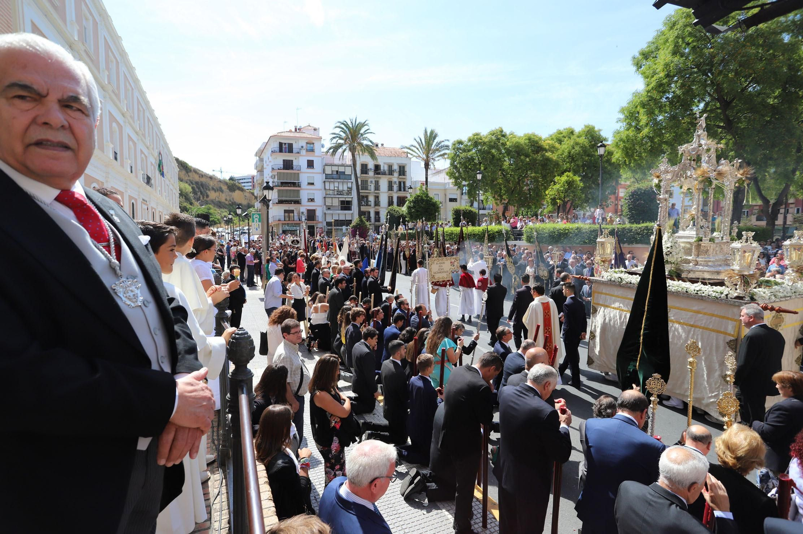 Imágenes del Corpus Christi recorriendo las calles de Huelva
