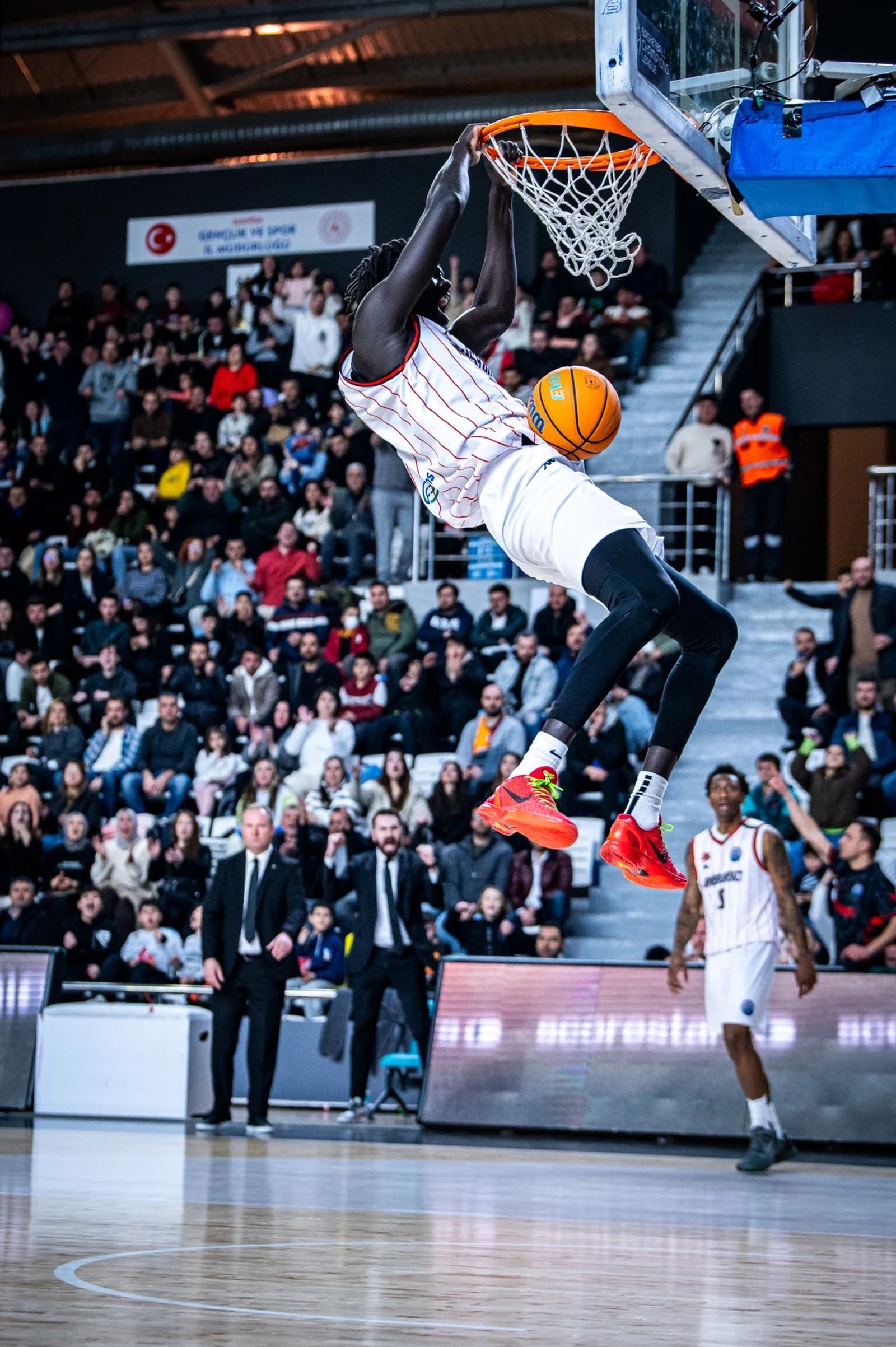 BCL, rivales del Unicaja: El Galatasaray gana en la pista del Manisa (xx-xx)
