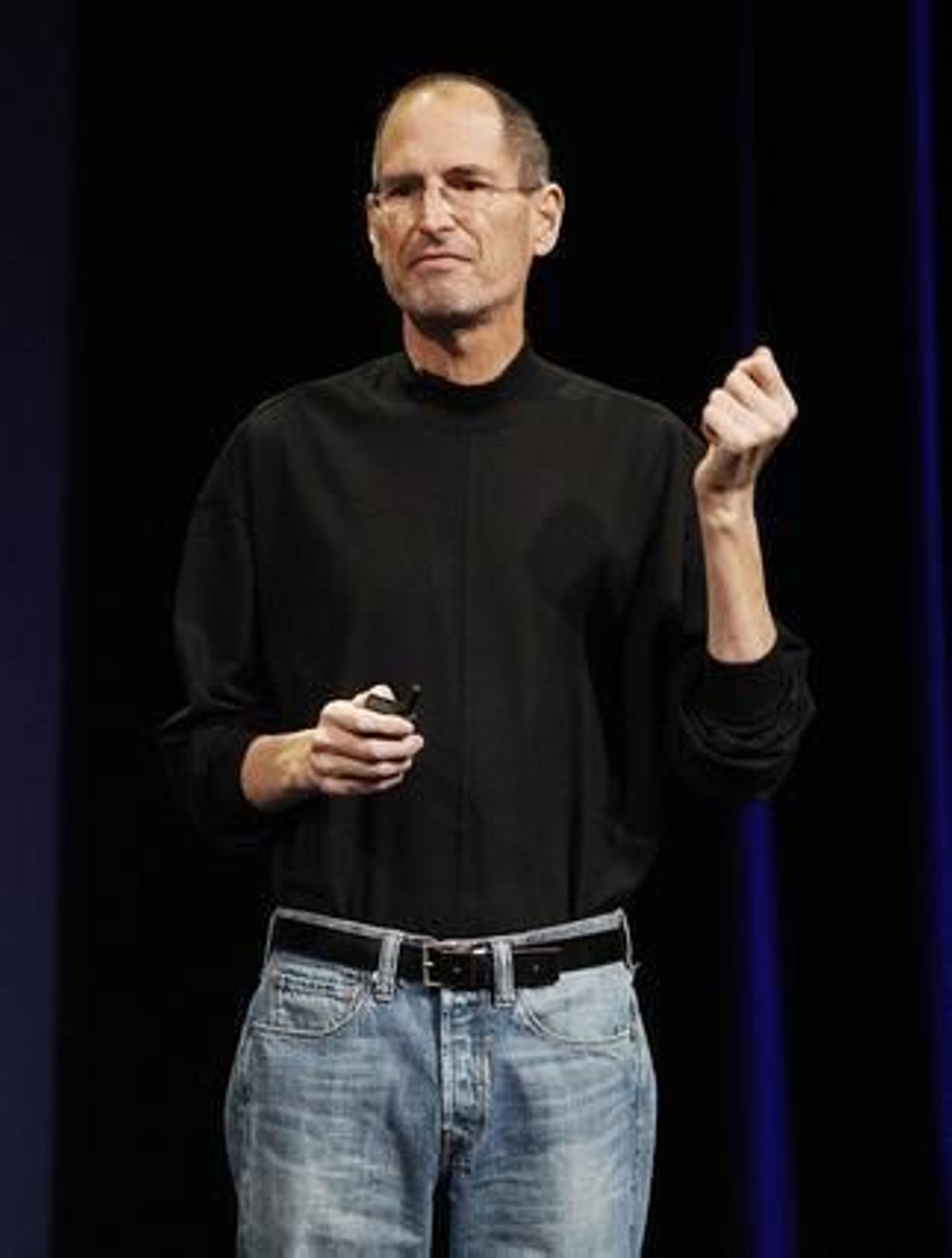 Steve Jobs presenta el iPad 2, la nueva versión del 'tablet' de Apple.  Foto: Reuters
