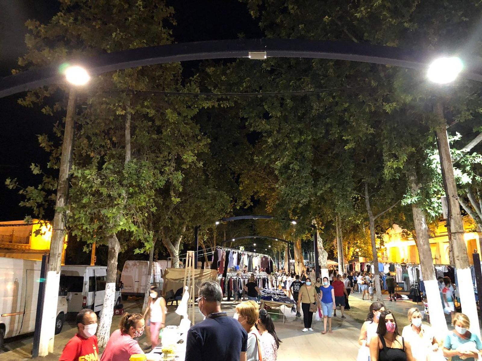 Mercadillo nocturno de Lora del Río