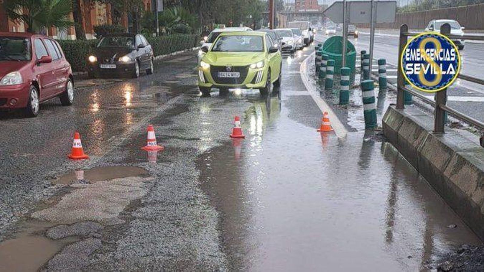 Hundimiento de calzada en Sevilla Este
