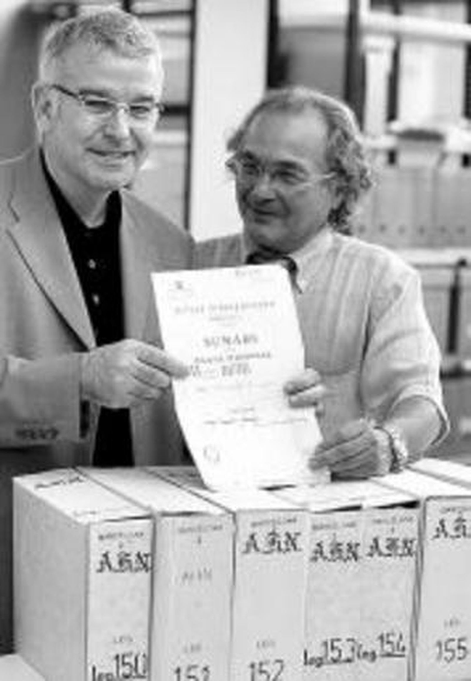 Los legajos, ya en Cataluña.