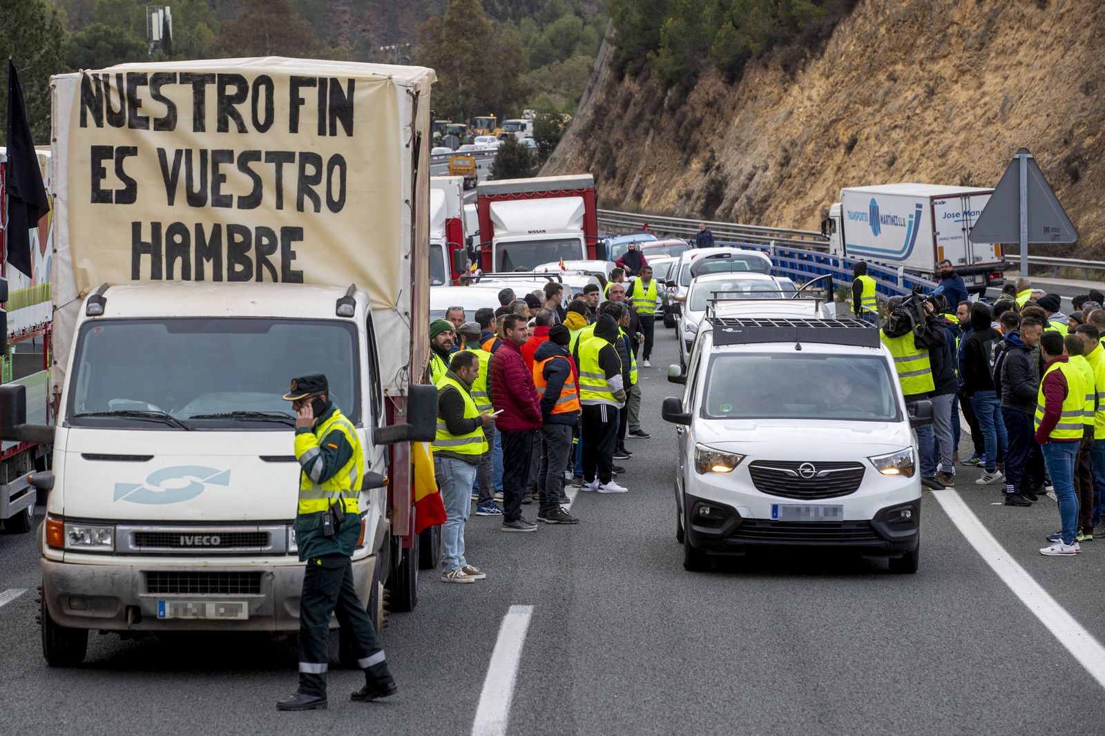 Las imágenes de la tractorada por las carreteras españolas: el campo para las principales vías