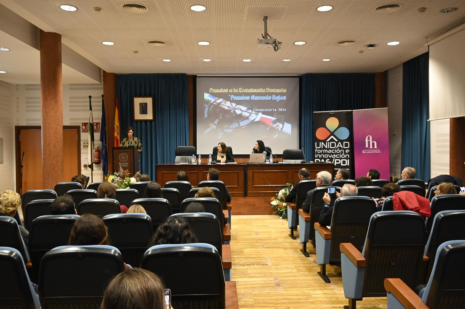 Premios a la Excelencia Docente 2024 y los Premios 'Gerardo Rojas' de Proyectos de Intercambio entre Empresas e Instituciones, en imágenes