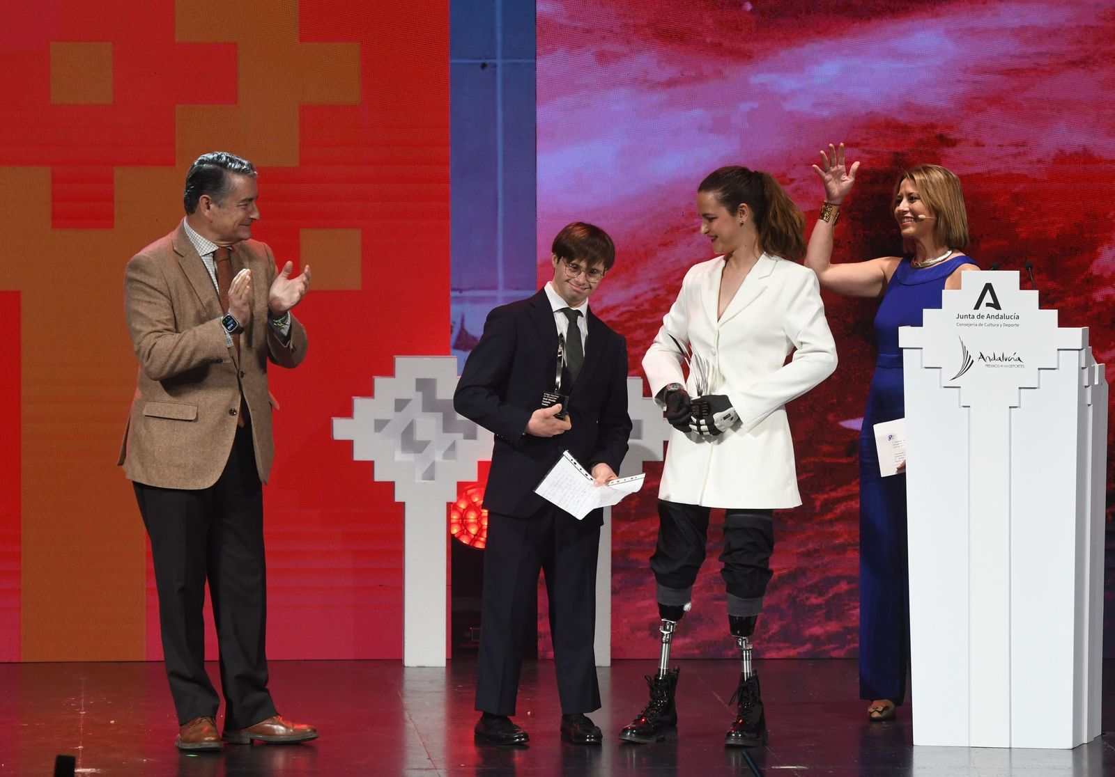 Nico Castaño recoge el premio ‘Al Mejor Deportista con Discapacidad’.